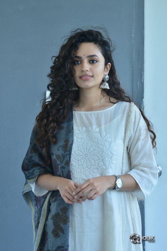 Malavika-Nair-New-Stills